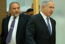 Photo of ليبرمان يتهم نتنياهو بالكذب بشأن إيران: لا تمتلك قنبلة نووية والحكومة تهرب من إخفاقاتها