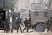 Photo of الاحتلال يقتحم قلقيلية ويغلق طرقًا رئيسية وسط انتشار عسكري واسع