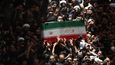 Photo of إيران تشيّع علي خامنئي إلى مثواه الأخير في مشهد بعد أربعة أشهر على مقتله