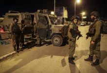Photo of الاحتلال يشن حملة مداهمات واعتقالات بالضفة الغربية ويعتدي على شاب ويمنع صلاة الفجر في حوسان