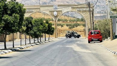 Photo of إصابة مستوطن بعملية طعن قرب نابلس.. والاحتلال يحاصر بيت فوريك وسط اعتداءات للمستوطنين وإصابات بالرصاص