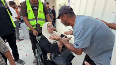 Photo of تفتيش متكرر ومصادرة للأمتعة.. كيف يُحول الاحتلال رحلة العودة لغزة إلى كابوس؟ (فيديو)