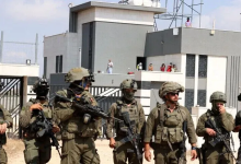 Photo of لليوم العاشر.. مستوطنون إسرائيليون يحاصرون 3 منازل فلسطينية بقصرة (شاهد)