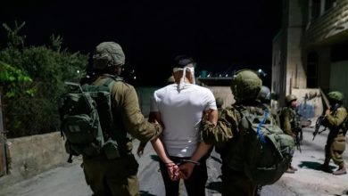 Photo of الاحتلال يشن حملة دهم واعتقالات في الضفة (شاهد)
