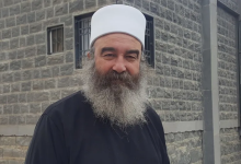 Photo of “لم يبقَ في الميدان إلا حديدان”.. بعد حل “قسد” ما مصير الهجري بالسويداء؟ (شاهد)