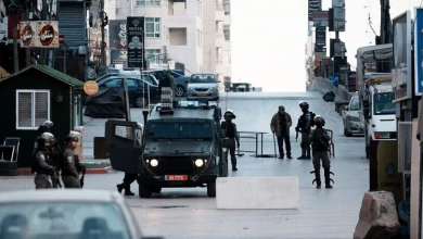 Photo of إصابة فلسطينيين أحدهما طفل برصاص الاحتلال وسط الضفة