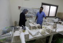 Photo of مركز الأطراف الصناعية بغزة.. أمل المبتورين رغم شح الموارد والحصار (فيديو)