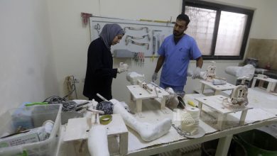 Photo of مركز الأطراف الصناعية بغزة.. أمل المبتورين رغم شح الموارد والحصار (فيديو)