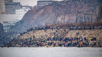 Photo of في أول تعليق بعد الأزمة.. المغرب يعلن تدفق نحو 40 ألف شخص إلى سبتة (شاهد)