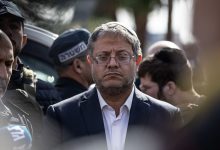 Photo of بن غفير لأسير فلسطيني: «هذا ليس فندقًا.. ومن يقتل يهوديًا سيتم إعدامه»
