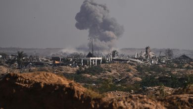 Photo of قصف مدفعي إسرائيلي يستهدف جنوب غربي خان يونس وسط استمرار خروقات وقف إطلاق النار