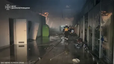 Photo of 16 قتيلًا و130 مصابًا في هجوم روسي على مركز تجاري بأوكرانيا