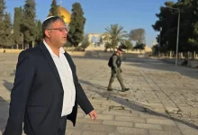 Photo of بن غفير يقتحم المسجد الأقصى ويؤدي طقوسًا تلمودية بحماية قوات الاحتلال