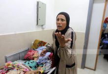 Photo of فاطمة العجم.. حين تحمل أنفاس أمها لعالم يحاصر أوكسجين غزة (فيديو)