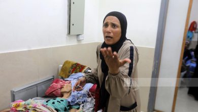 Photo of فاطمة العجم.. حين تحمل أنفاس أمها لعالم يحاصر أوكسجين غزة (فيديو)