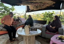 Photo of تحاصرهم 14 مستوطنة.. كيف يعيش سكان “بيت سكاريا” الفلسطينية؟ (فيديو)
