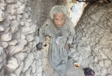 Photo of قصة المسنة حسبية التي تعيش وحيدة في كهف بالمغرب (شاهد)