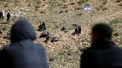 Photo of رفض خافت لإرهاب المستوطنين وإدانة قوية لحكومة نتنياهو