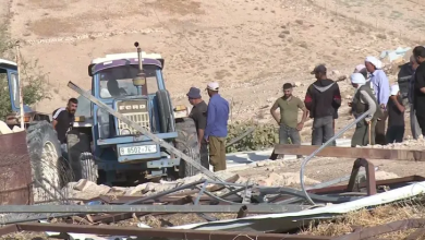 Photo of الاحتلال يهدم مساكن في خربة التبان بمسافر يطا ويشرد عشرات الفلسطينيين