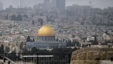 Photo of الاحتلال يجبر مقدسيين على إغلاق محالهم لإقامة صلوات يهودية