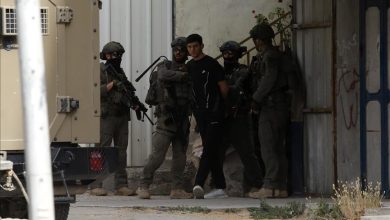 Photo of تصعيد متزامن.. اعتداءات للمستوطنين وحملة اقتحامات واعتقالات بالضفة والقدس