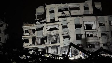 Photo of غزة: 9 شهداء ونحو 100 مفقود بعد انهيار مبنى على سكانه