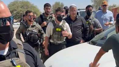 Photo of بن غفير يقتحم بير هداج.. ومواجهة كلامية مع الأهالي: “لن ننكسر ولن نتزحزح”