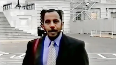 Photo of مشاهد تعرض لأول مرة لسعودي تطالبه عائلات قتلى 11 سبتمبر بـ”تريليون” دولار (فيديو)