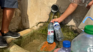 Photo of العيون الطبيعية.. ملاذ التونسيين حين تشحّ قوارير المياه (شاهد)
