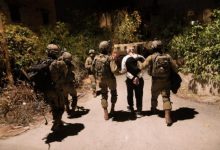 Photo of الضفة الغربية: اقتحامات واعتقالات وهجمات مستوطنين متزامنة