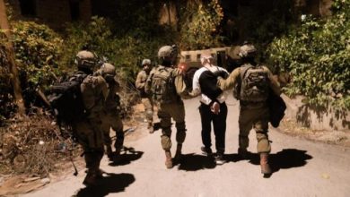 Photo of الاحتلال يشن حملة اعتقالات واسعة في الضفة ويعتدي على شاب في نابلس