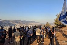 Photo of إزالة البؤرة الاستيطانية من أرض الروس في مجد الكروم ومغادرة المستوطنين