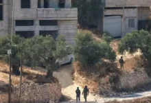 Photo of 39 يومًا من الحصار.. 3 عائلات في قصرة تكافح للوصول إلى الخبز والدواء