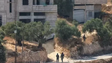 Photo of 39 يومًا من الحصار.. 3 عائلات في قصرة تكافح للوصول إلى الخبز والدواء