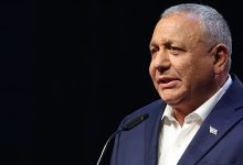 Photo of آيزنكوت يهاجم بينيت وليبرمان ويرفض التناوب على رئاسة الحكومة