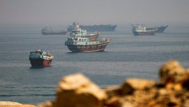 Photo of واشنطن وطهران تبحثان اتفاقًا مرحليًا لإعادة فتح مضيق هرمز وإنهاء الحرب