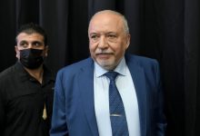 Photo of ليبرمان يحذر من تراجع مكانة إسرائيل دوليًا وانهيار اقتصادي محتمل