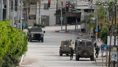 Photo of الاحتلال يفرض إغلاقًا شاملًا على الضفة الغربية حتى 3 تشرين الأول