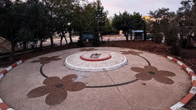 Photo of الاحتلال يهدم صرحا تذكاريا في جامعة بيرزيت ويعتقل أطفالا بالضفة (شاهد)