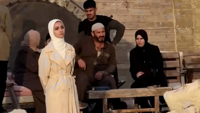 Photo of على أنقاض “فرش الهوى”.. عائلة فلسطينية تجسد مأساة العقاب الجماعي بالخليل (شاهد)