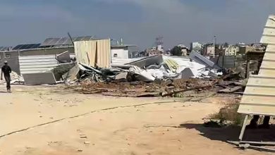 Photo of سلطات الهدم الإسرائيلية تطيح بمنازل ومنشآت زراعية لعائلة أبو قرشين في رهط