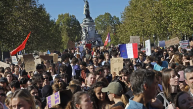 Photo of هل يوقف القمع الحراك الطلابي في المدارس الفرنسية؟ (شاهد)
