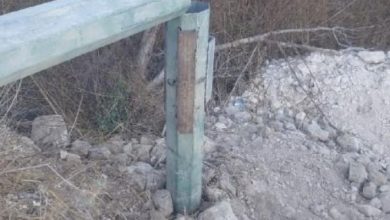 Photo of اعتداء على البنية التحتية في دير دبوان.. مستوطنون يقتلعون أعمدة كهرباء