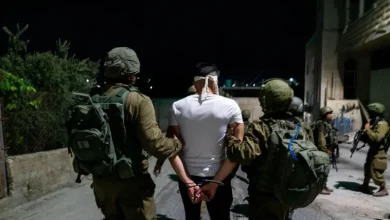 Photo of الاحتلال يعتقل 14 فلسطينياً بينهم صحفيان وصحفية خلال اقتحامات بالضفة الغربية