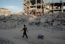 Photo of الاحتلال يواصل خرق وقف إطلاق النار في غزة بقصف ونسف وإطلاق نار
