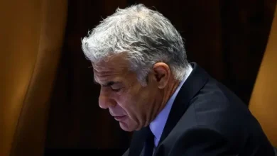 Photo of لابيد: التقيت شبانًا يؤيدون قتل جميع الفلسطينيين في غزة بمن فيهم الرضع