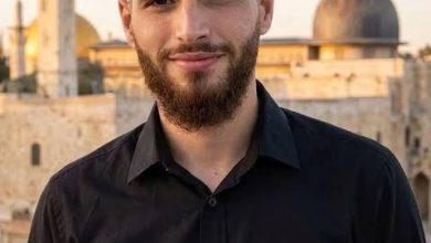 Photo of القوات الإسرائيلية تمنع الصلاة على جثمان شاب مقدسي في المسجد الأقصى
